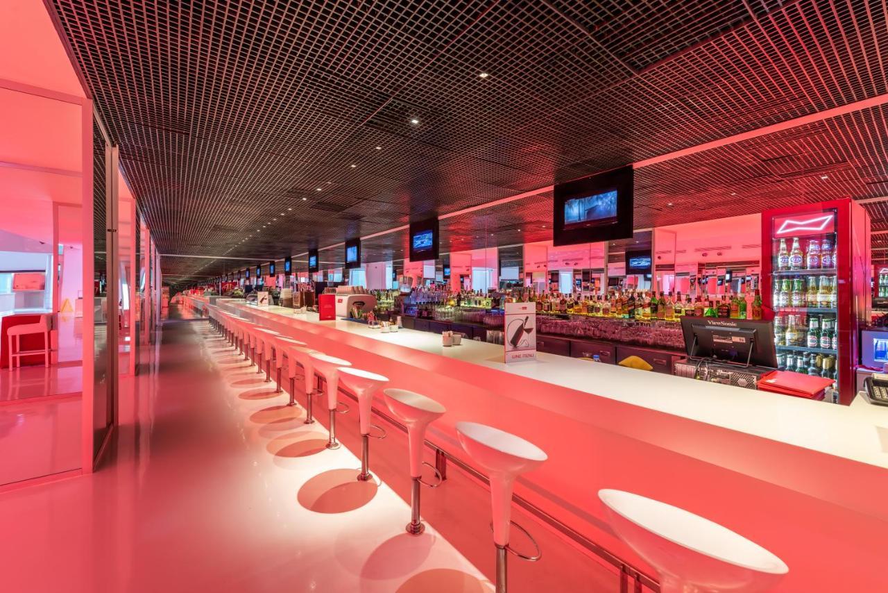 Hotel Su & Aqualand Antalya Exterior photo The bar at the 2012 London Olympics