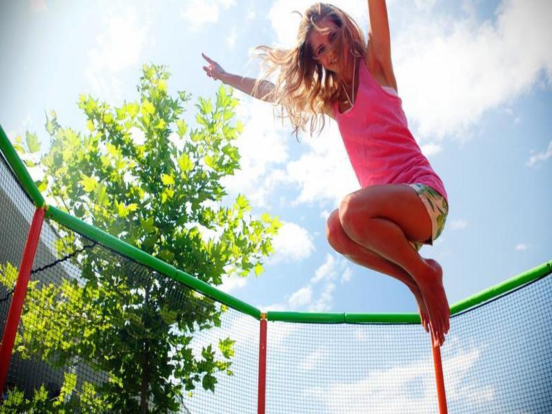 Hotel Su & Aqualand Antalya Exterior photo A woman on a trampoline